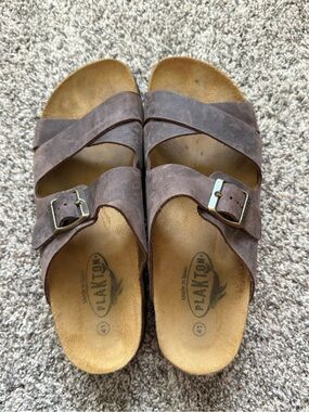 Women's Brown Crisscross Buckle Slide Sandals